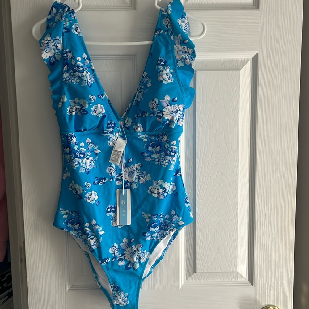 Size Large blue flower cup she swimsuit new with tags